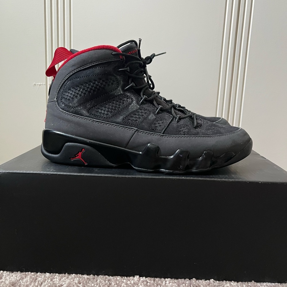 *USED* 2010 Jordan 9 Charcoal Vintage Streetwear Size 8